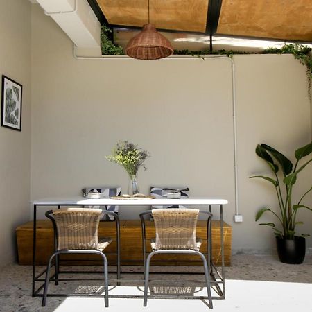 Onos - 2 Bedroom 2 Bathroom Penthouse With Terrace In Old Town 칼라마타 외부 사진