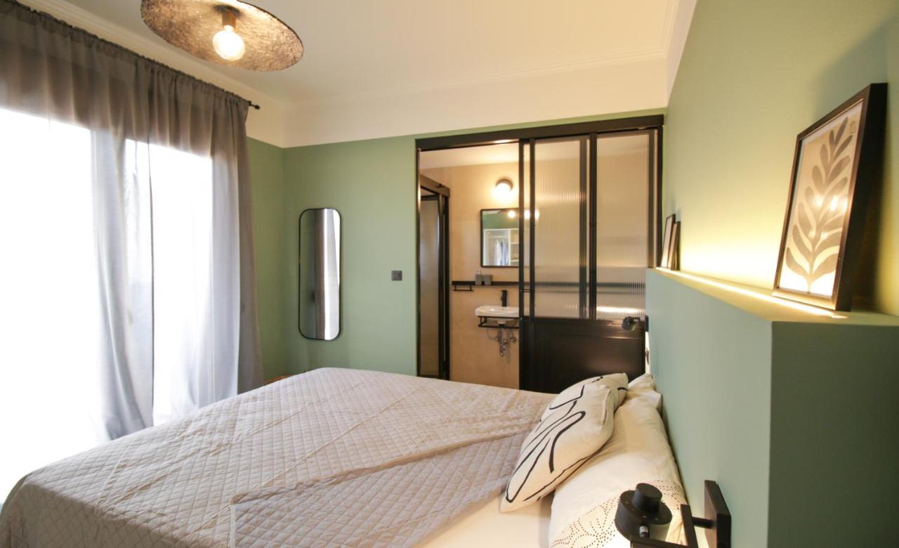 Onos - 2 Bedroom 2 Bathroom Penthouse With Terrace In Old Town 칼라마타 외부 사진
