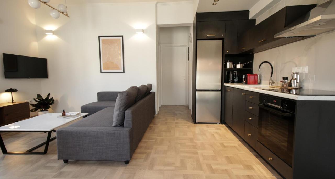 Onos - 2 Bedroom 2 Bathroom Penthouse With Terrace In Old Town 칼라마타 외부 사진