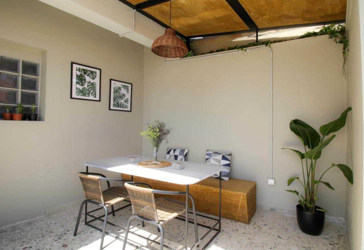 Onos - 2 Bedroom 2 Bathroom Penthouse With Terrace In Old Town 칼라마타 외부 사진