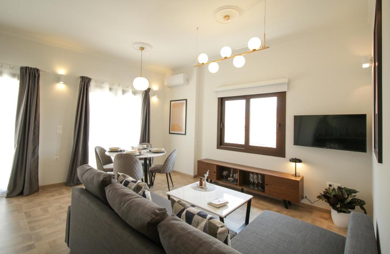 Onos - 2 Bedroom 2 Bathroom Penthouse With Terrace In Old Town 칼라마타 외부 사진